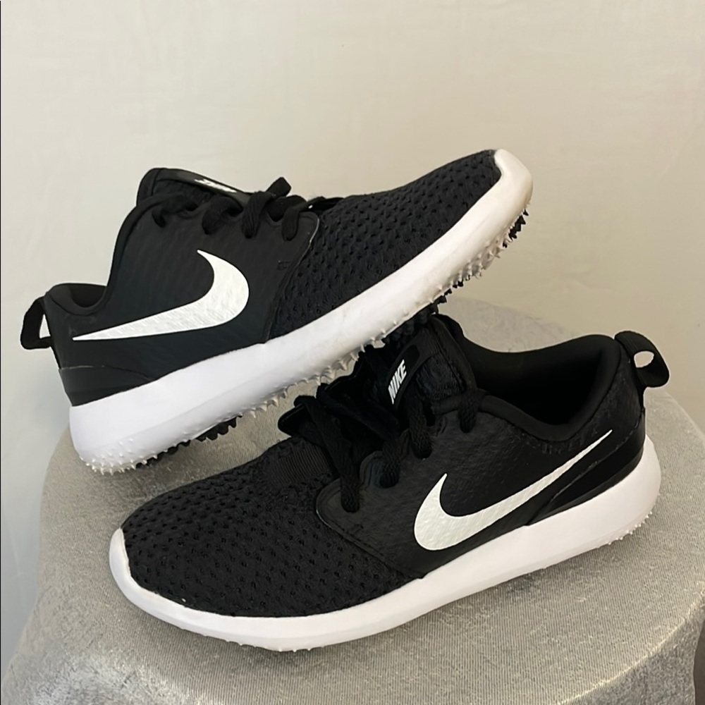 Nike Kids Size 2Y – Black Sneakers Running – Excellent Condition (C5)✨